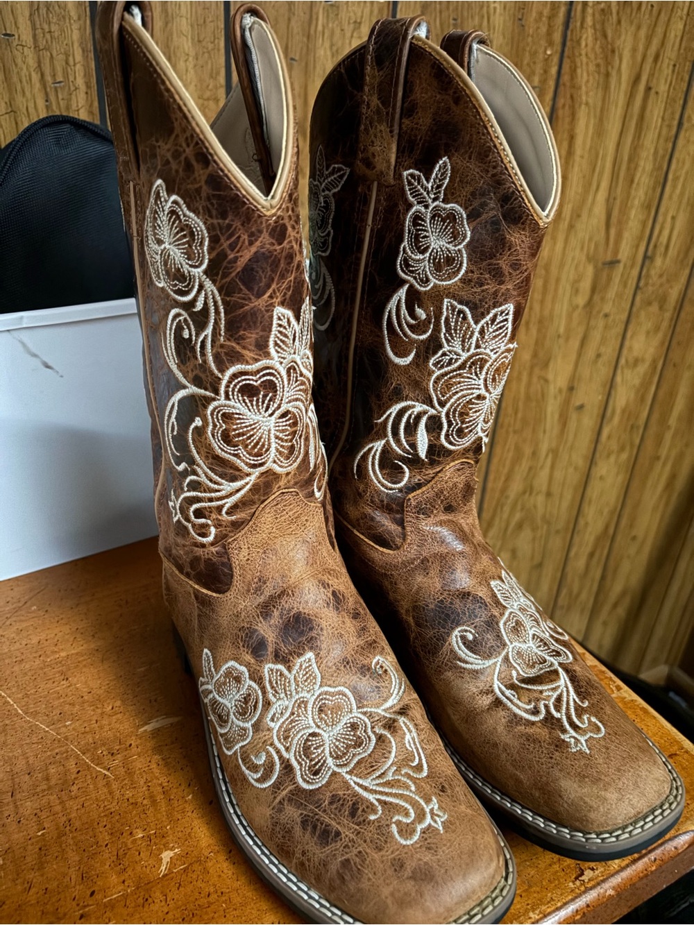 Women's Brown Floral Embroidered Western Heeled Boots